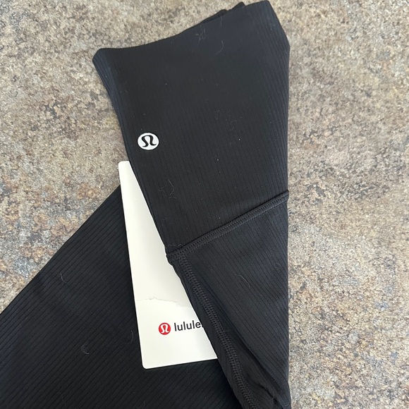 lululemon Black Ribbed Active Leggings with Tag - Picture 5 of 6